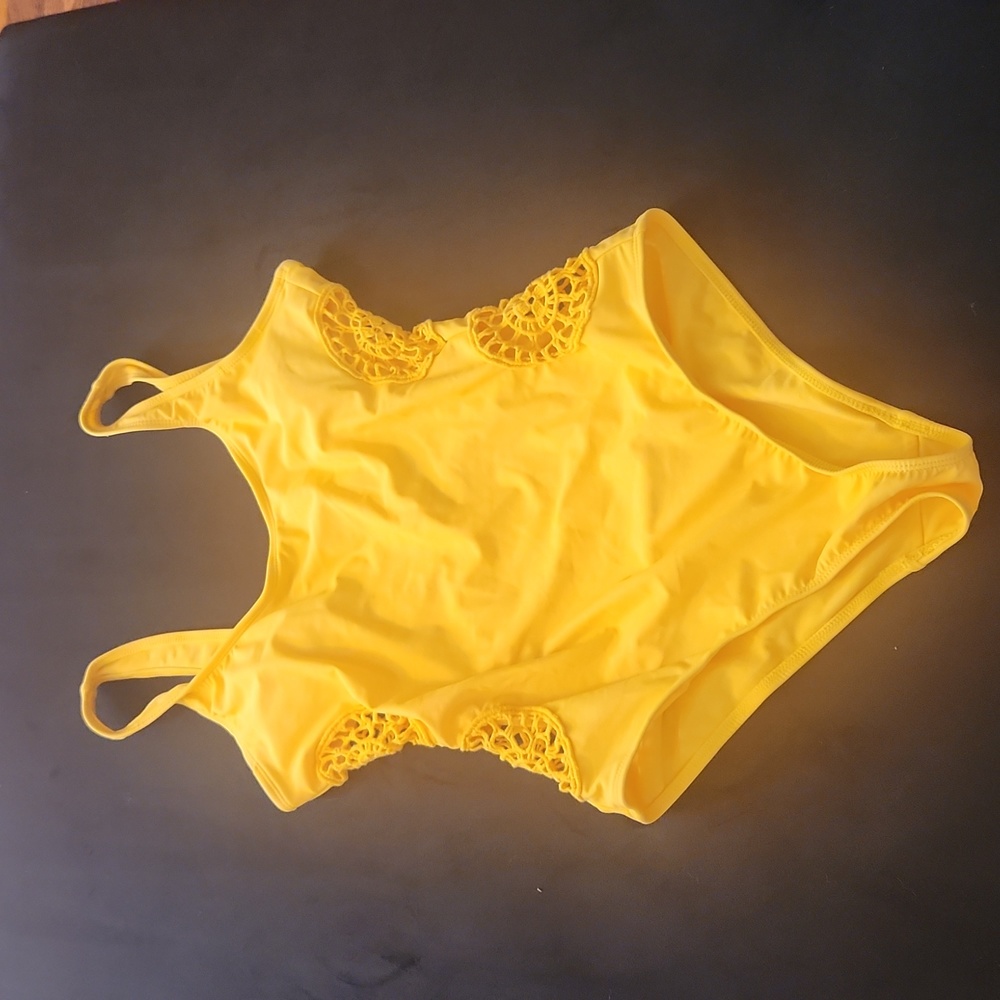 ONE PIECE BATHING SUIT